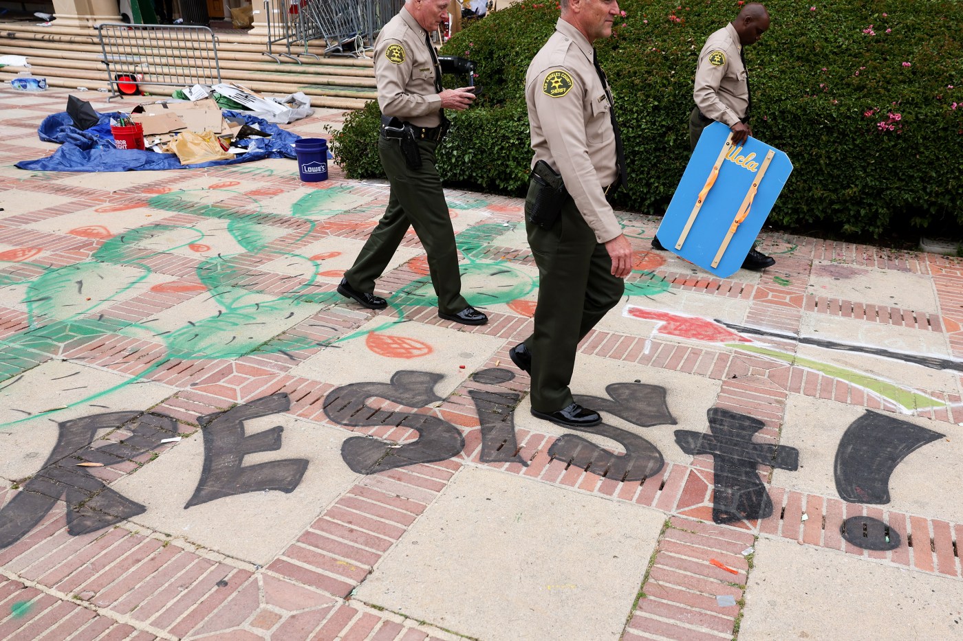 Abcarian: Proposed settlement between feds and UCLA is a master class in extortion
