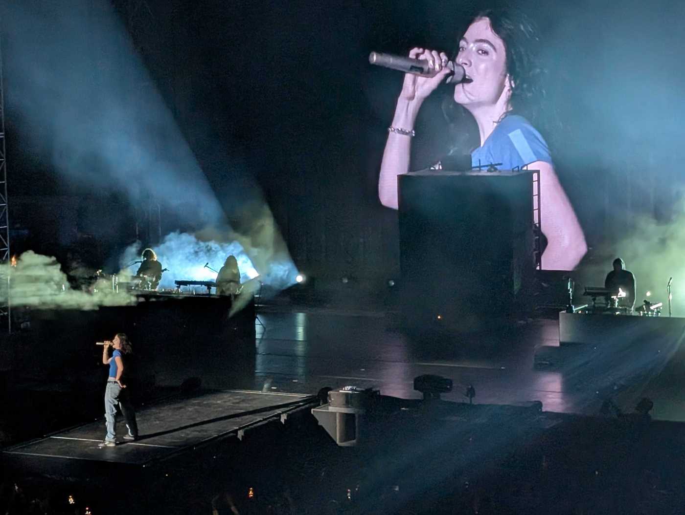 Horoscopes Nov. 7, 2025: Lorde, it’s time to cleanse your surroundings and your soul